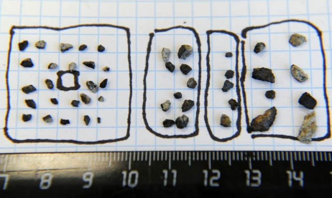 Ученые показали осколки метеорита, упавшего на Урале