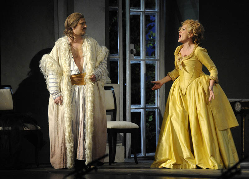 Оперу "Так поступают все женщины" представил в Москве Пермский театр оперы и балета