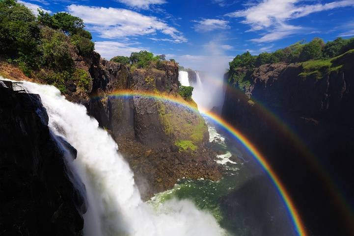 Пейзажные фотографии: радуга над водопадом Виктория (2)