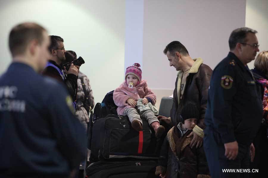 Самолет МЧС вернулся в Москву из Сирии с гражданами РФ и стран СНГ