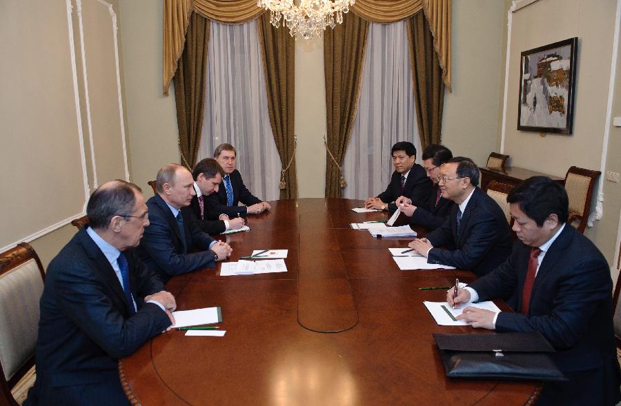 Состоялась встреча В. Путина и министра иностранных дел КНР Ян Цзечи (2)