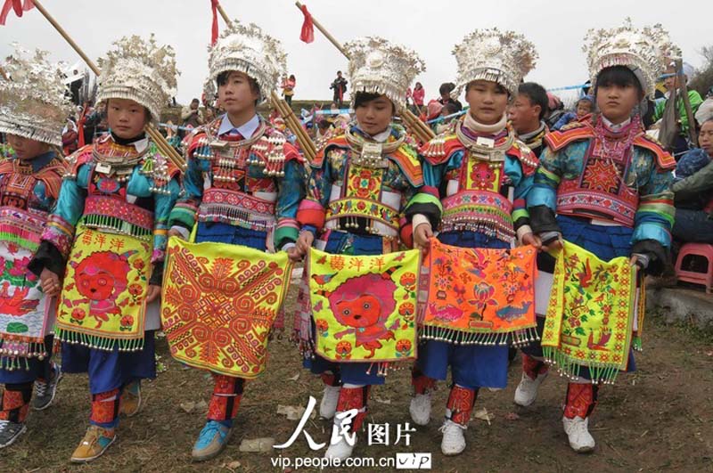 Народные танцы Мяо "Тяоюэ"