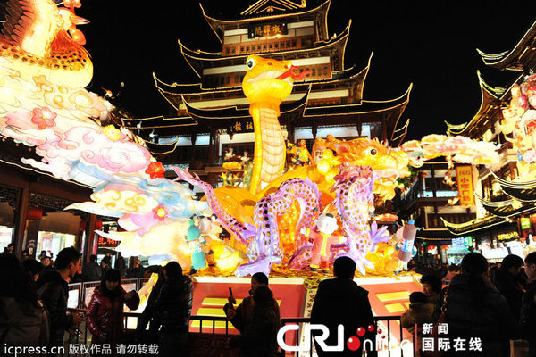 Торжественно отмечен Праздник фонарей по Китаю (4)