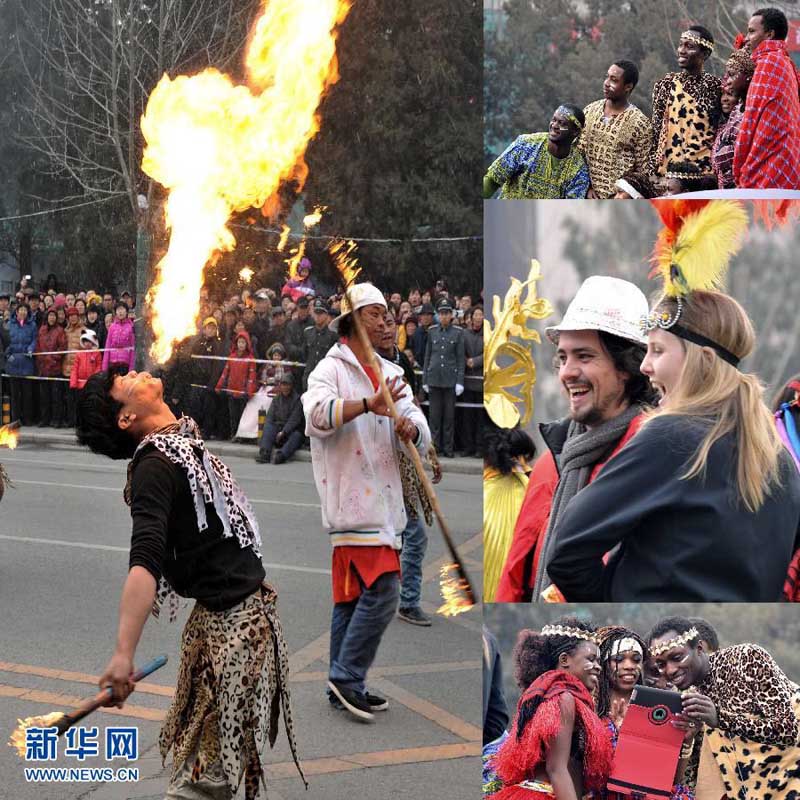 Иностранцы, участвующие в пекинском танцевальном карнавале, выступают с песенными, танцевальными и акробатическими номерами по случаю Праздника Фонарей.