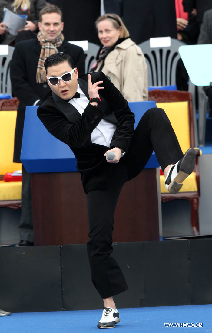 Известный рэпер Psy выступил на церемонии инаугурации президента Республики Корея (3)
