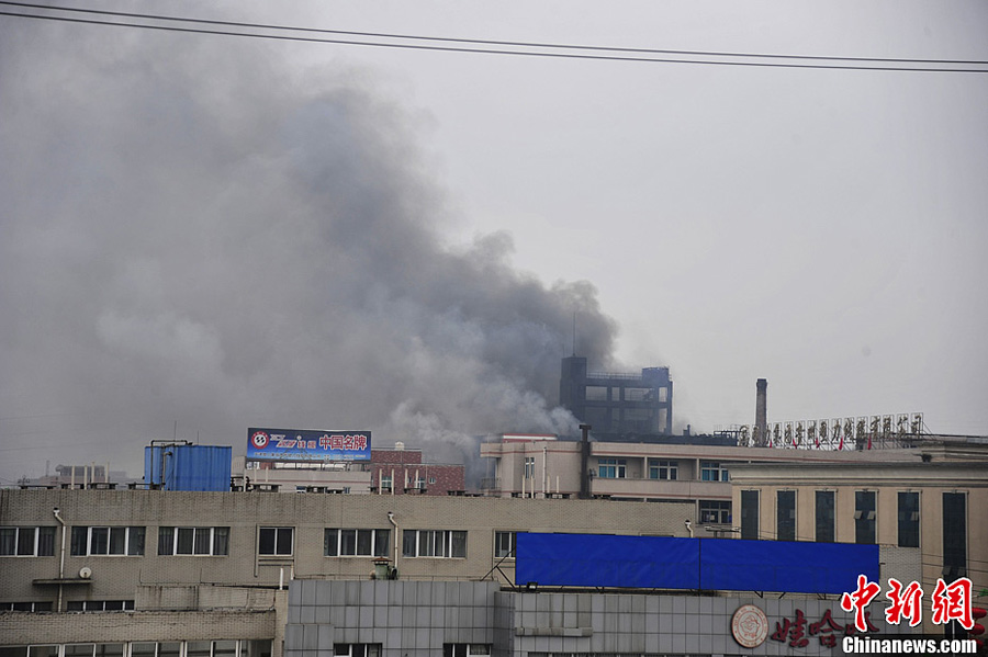 Почти 30 тысяч человек было эвакуировано из-за пожара на химическом заводе города Гуэйян (4)