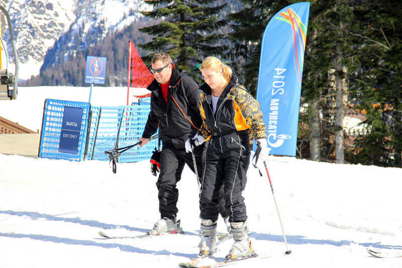 Любители горных лыж наслаждаются активным спортом перед Зимней Олимпиадой в Сочи (8)