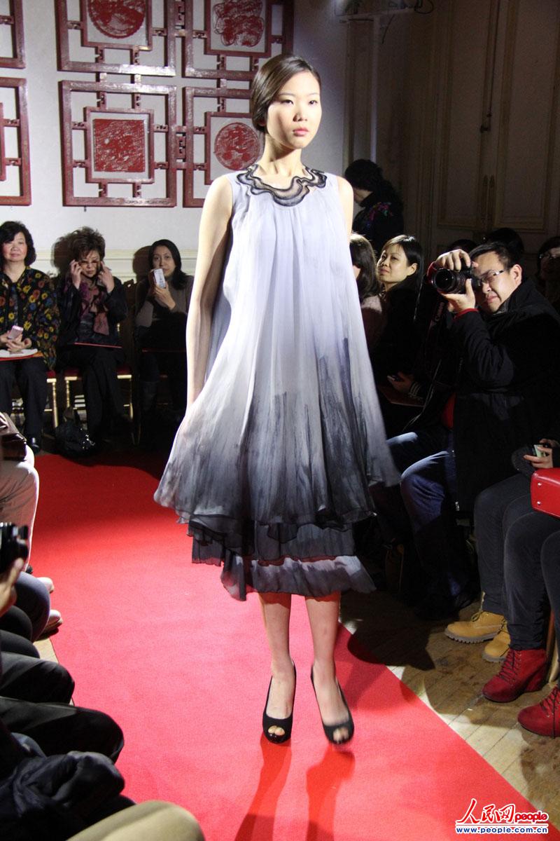 Модная одежда в китайском стиле демонстрируется в Париже (3)