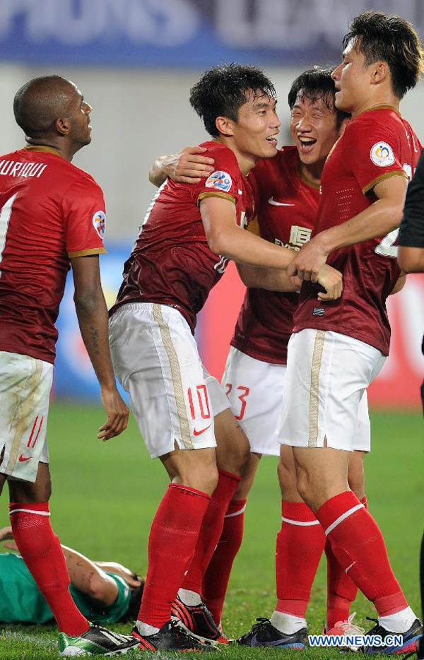 Футболисты "Гуанчжоу Хэнда" одолели японскую "Урава Ред Даймондс" в матче Лиги чемпионов Азиатской конфедерации футбола (6)