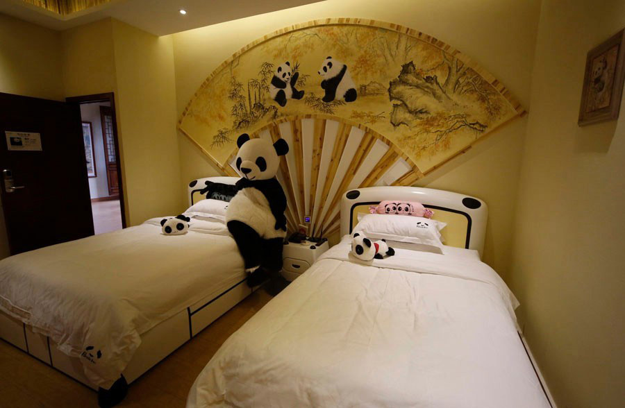 В Сычуани открыта первая в мире гостиница на тему панд (8)