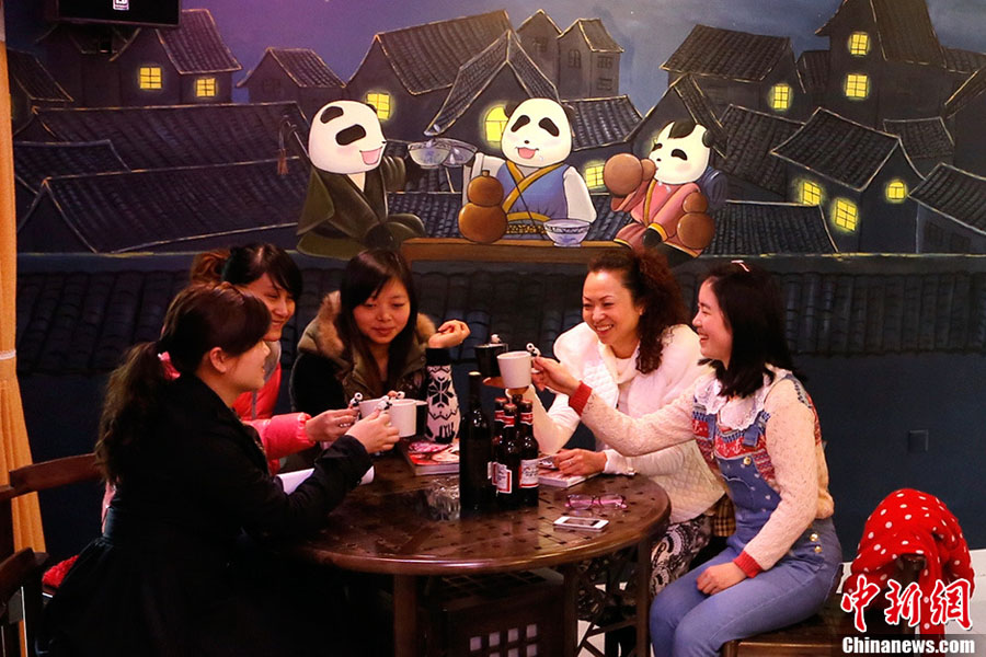 В Сычуани открыта первая в мире гостиница на тему панд (13)