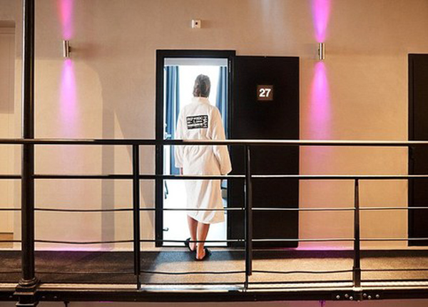 В Голландии из мрачной тюрьмы сделали роскошную гостницу (8)