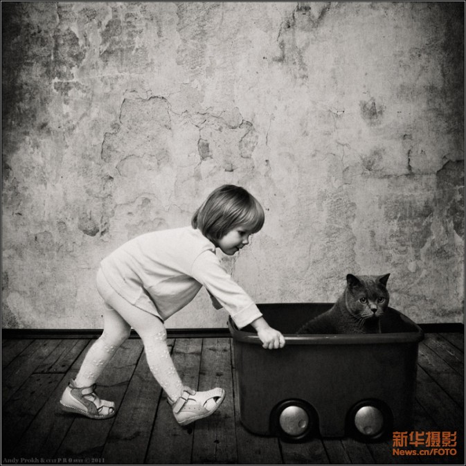 Девочка и кот: удивительный фотопроект от Andy Prokh (17)