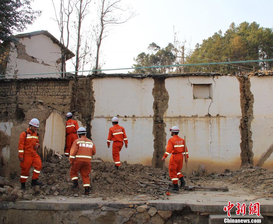 Из района землетрясения в пров. Юньнань эвакуировано 12 тыс человек (5)