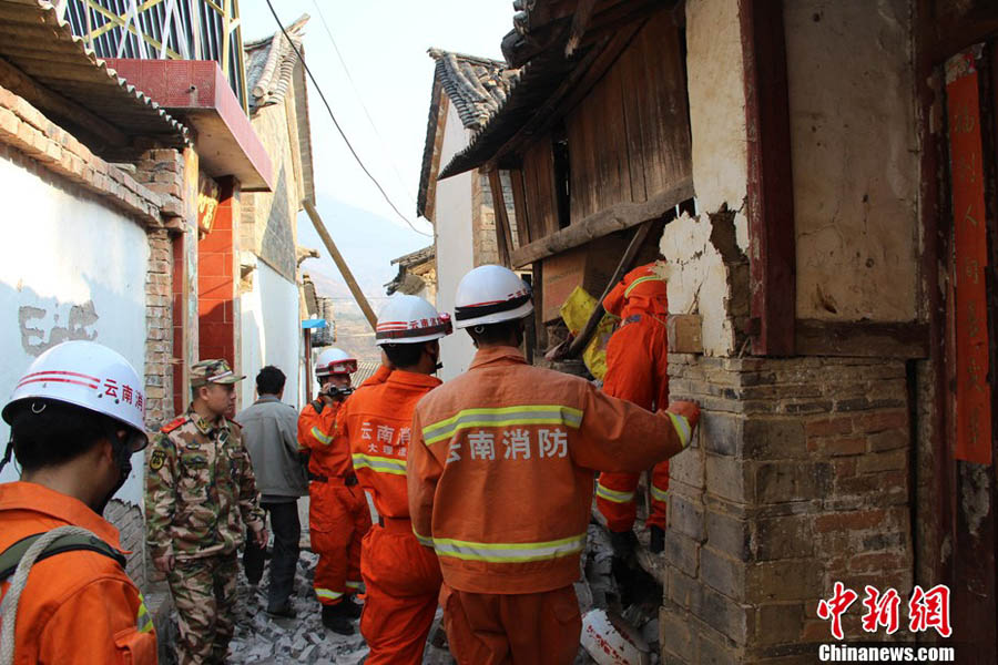 Из района землетрясения в пров. Юньнань эвакуировано 12 тыс человек (3)