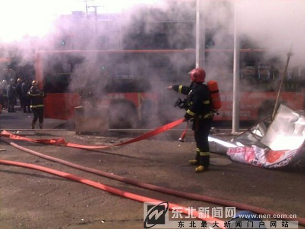 Свыше 20 человек получили ранения в результате взрыва из-за утечки газа на одной из подземных торговых улиц в городе Шэньян (2)
