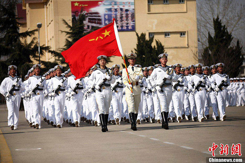 Новые солдаты эскадры "Бэйхай" ВМФ Китая