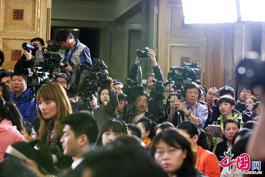 Фотографии: журналисты на «двух сессиях» 2013 (5)