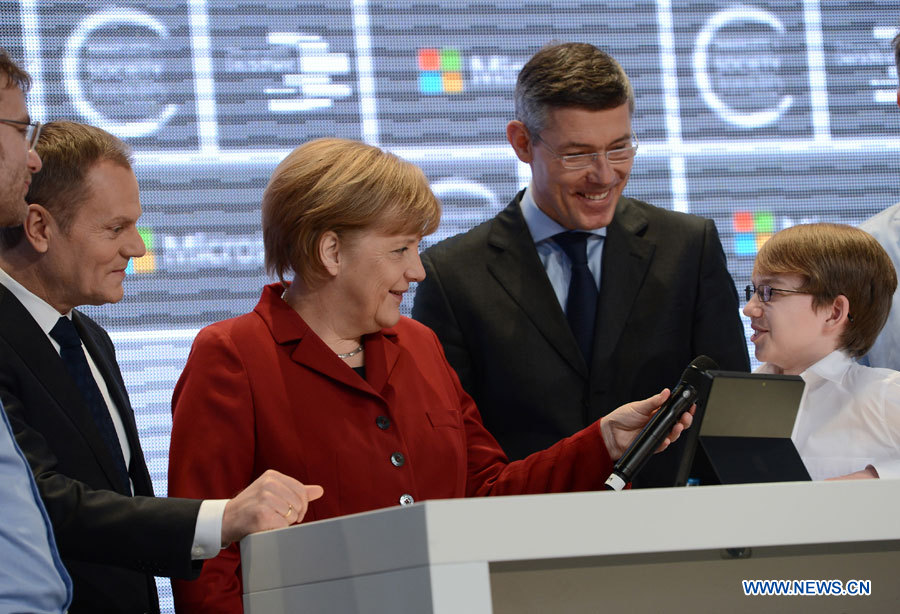 Ангела Меркель посетила выставку CeBIT (4)