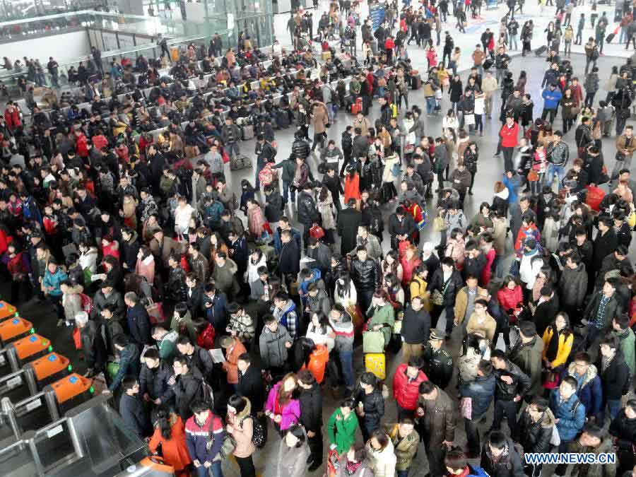 За период "весеннего переезда" 2013 года в Китае совершено 3,4 млрд поездок