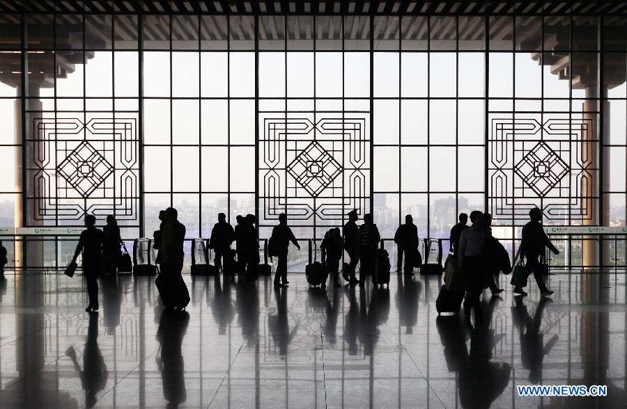 За период "весеннего переезда" 2013 года в Китае совершено 3,4 млрд поездок (6)