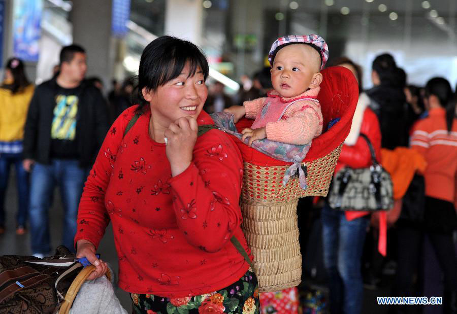 За период "весеннего переезда" 2013 года в Китае совершено 3,4 млрд поездок (3)