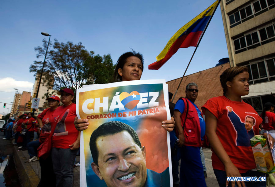 Траурный кортеж с телом Уго Чавеса отправился к месту прощания (11)