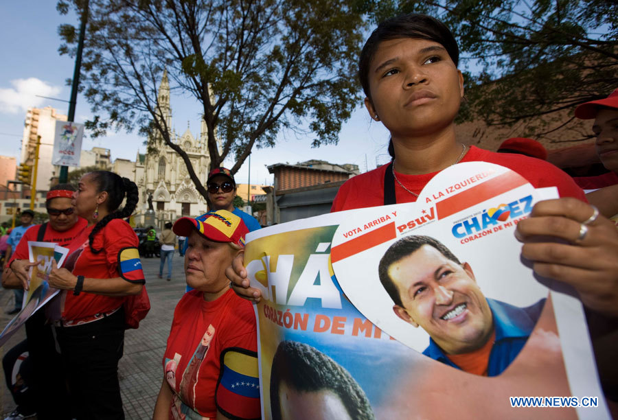 Траурный кортеж с телом Уго Чавеса отправился к месту прощания (5)