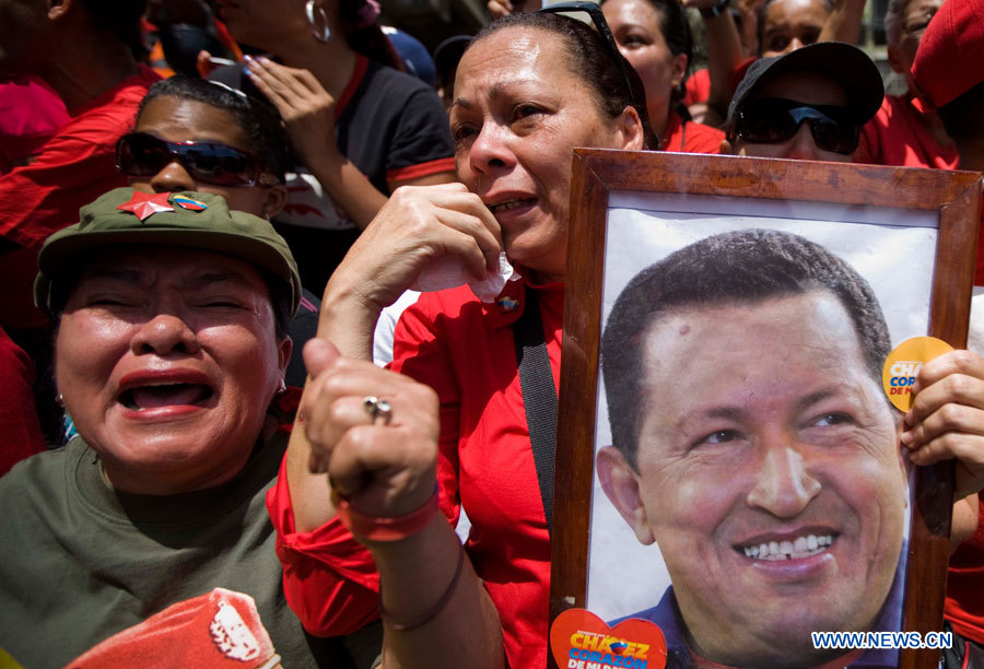Траурный кортеж с телом Уго Чавеса отправился к месту прощания (3)