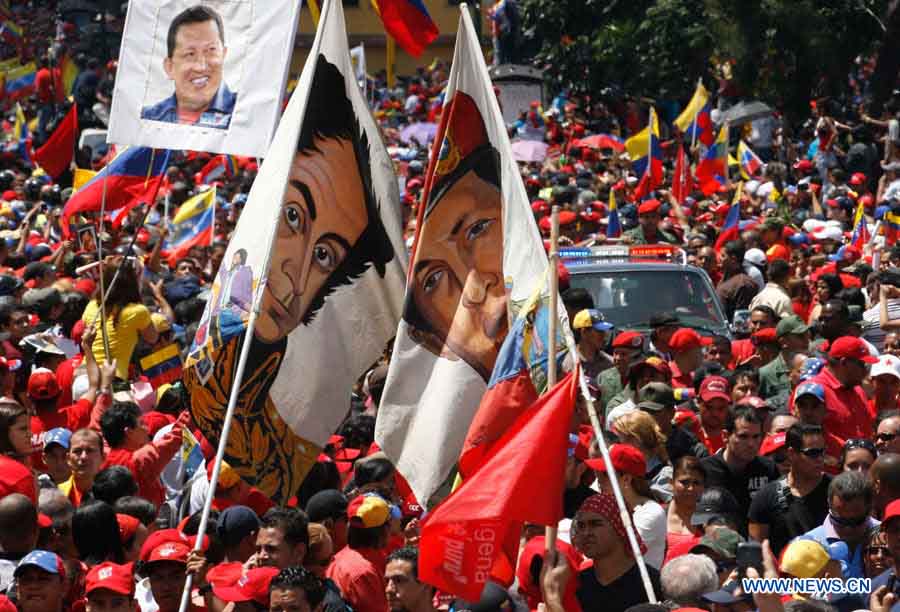 Траурный кортеж с телом Уго Чавеса отправился к месту прощания (2)
