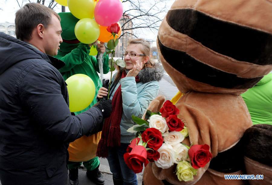 В Санкт-Петербурге состоялась праздничная акция "Позвольте вас любить" (4)