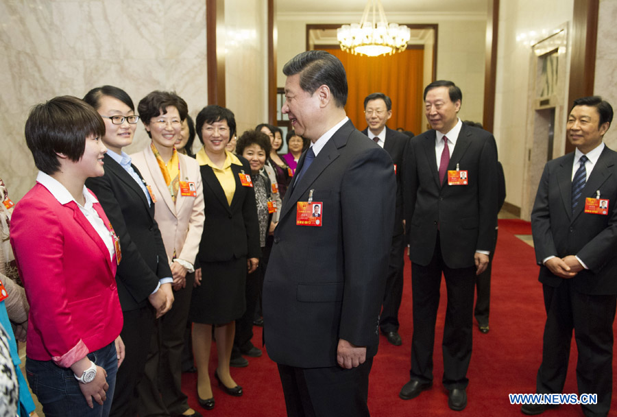 Си Цзиньпин принял участие в обсуждении доклада о работе правительства совместно с делегацией провинции Цзянсу (2)