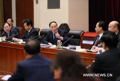 Ван Цишань: следует придерживаться принципа сочетания привлечения зарубежных инвестиций и выхода китайских предприятий за границу