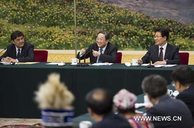 Юй Чжэншэн: обеспечение развития -- это центральное звено в обеспечении успешной работы в Синьцзяне
