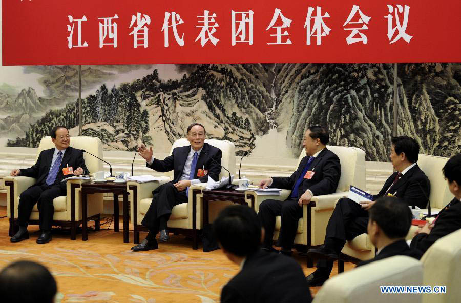 В ходе групповых обсуждений с депутатами из провинции Цзянси / Восточный Китай/ вице-премьер Госсовета КНР Ван Цишань подчеркнул необходимость реформирования административной системы и правительства, чтобы они лучше служили обществу.