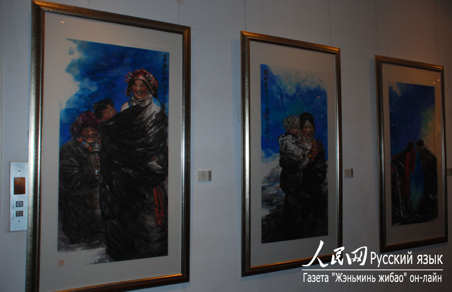 В Пекине открылась выставка работ китайских молодых художниц (9)
