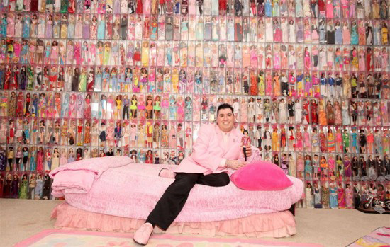 Американский фанат Барби заполнил дом 2 тысячами кукол