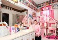Фанат Барби заполнил дом тысячами кукол
