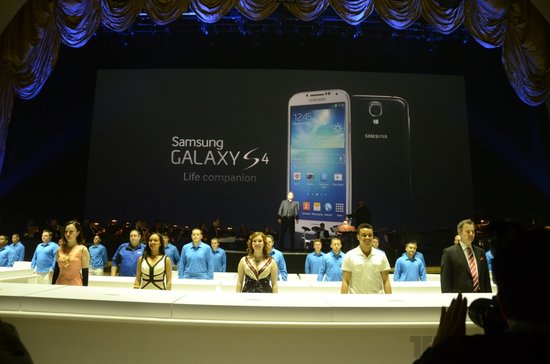 Samsung представила новый смартфон Galaxy S4 (3)