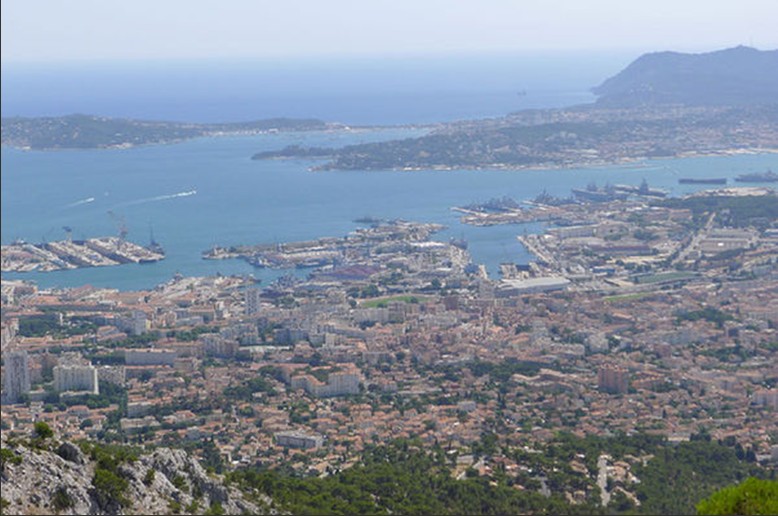 Франция: военно-морская база Тулон (Toulon) (расположена на юго-востоке порта Марсель)