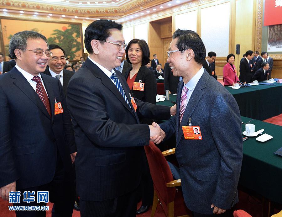 "Власть ни в коем случае не должна выйти из-под народного контроля и ограничений" -- председатель ПК ВСНП Чжан Дэцзян (5)