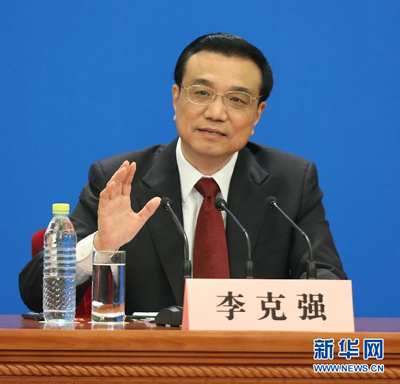 Центральное правительство будет добросовестно работать для сохранения долгосрочного процветания Сянгана и Аомэня -- Ли Кэцян