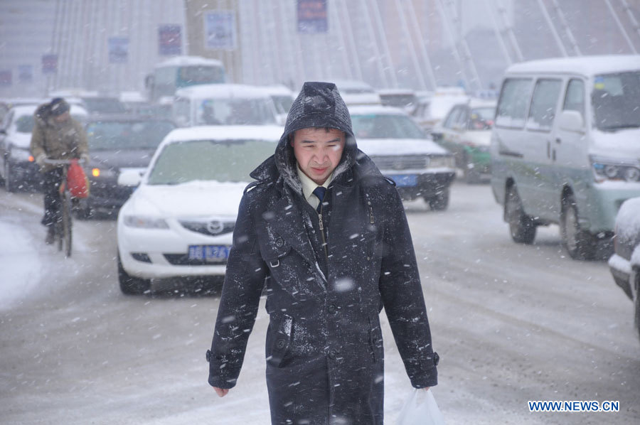 Снегопад в городе Цзилинь (8)