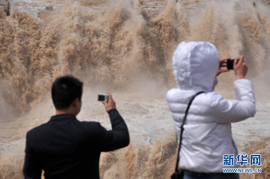«Весеннее половодье» на водопаде Хукоу реки Хуанхэ (3)
