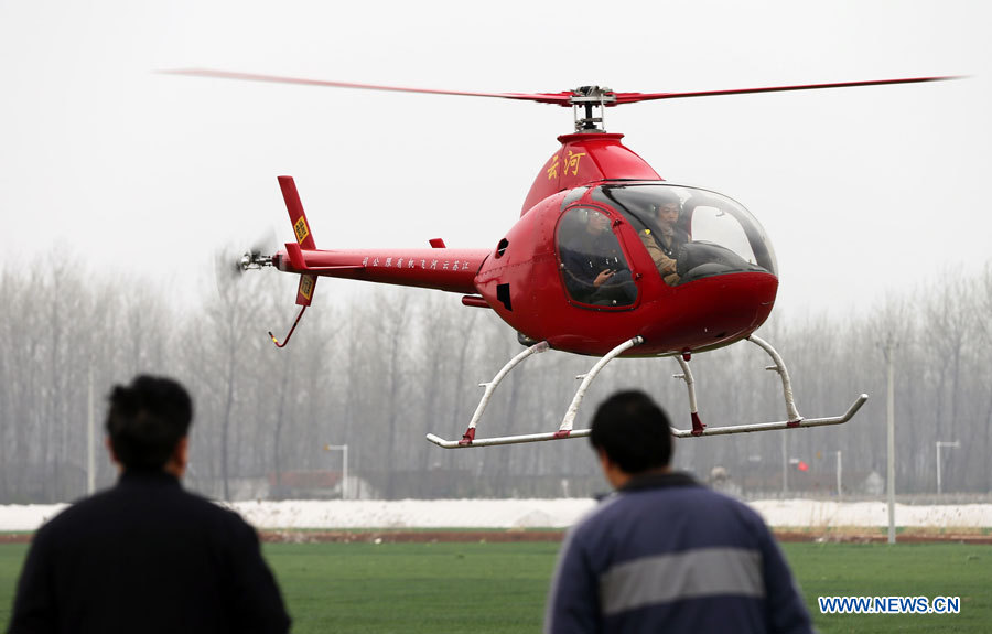 Легкий вертолет, разработанный в провинции Цзянсу, успешно выполнил показательный полет (2)
