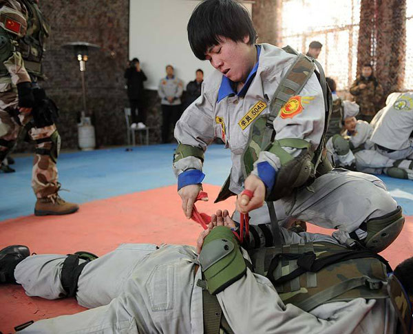 Женщины-телохранители в Китае (8)