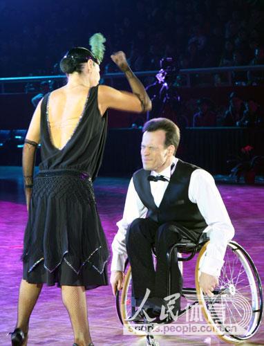 CBDF провела соревнования по международным стандартным бальным танцам на инвалидных колясках (38)