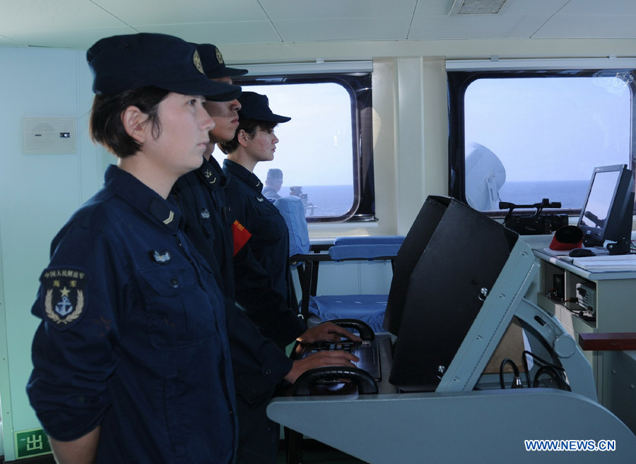 Женщины-моряки на учениях китайских ВМС в открытом море (3)