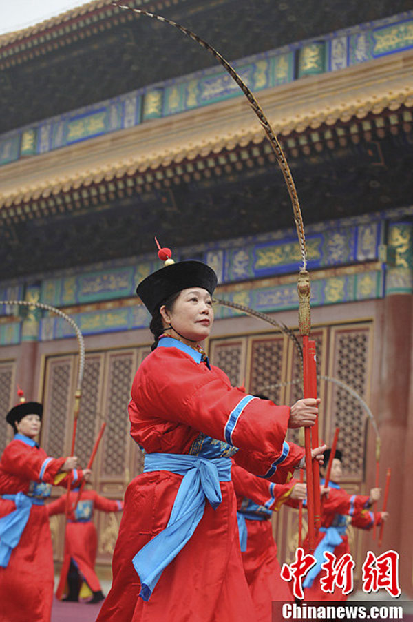 В преддверии праздника Цинмин пекинцы поклонились легендарным правителям древнего Китая (6)