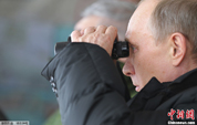 Путин понаблюдал за маневрами кораблей ВМФ